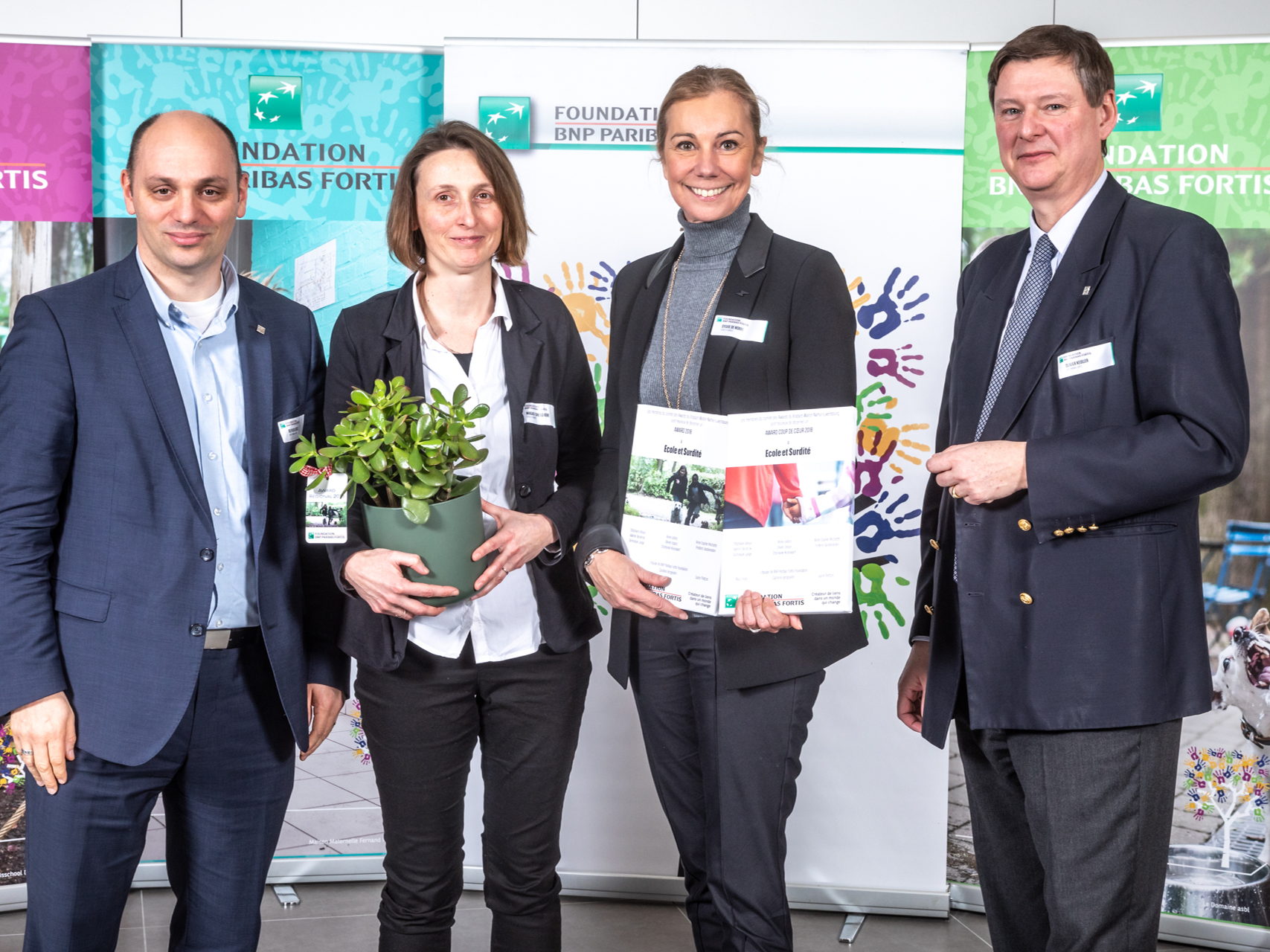 Communiqué de presse (+ photos) : deux associations de Namur récompensées par un award de BNP Paribas Fortis Foundation