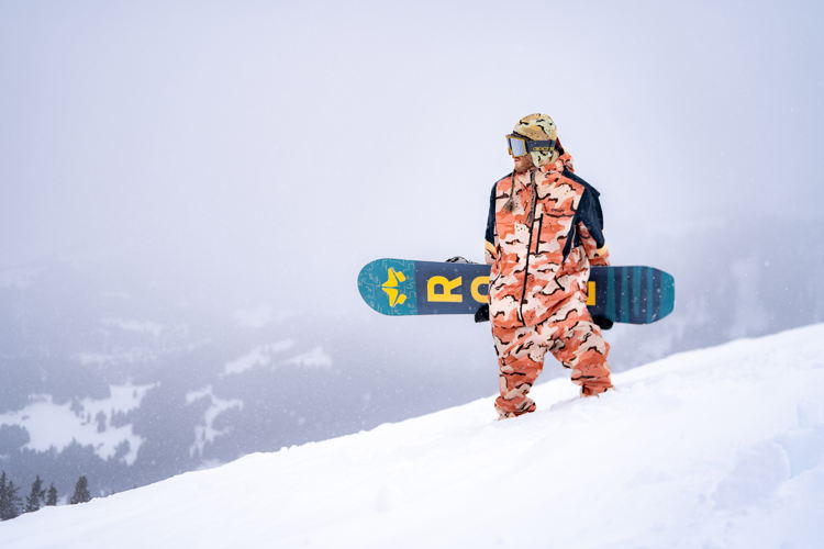 OAKLEY STÅLE SANDBECH - LIFESTYLE IMAGE (4)