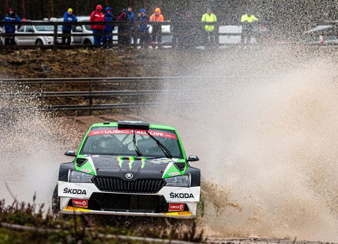 Oliver Solberg (SWE) and Aaron Johnston (IRL) can rely
on the safety devices of the ŠKODA FABIA Rally2 evo
during their campaign in the WRC3 category of the FIA
World Rally Championship 2020
