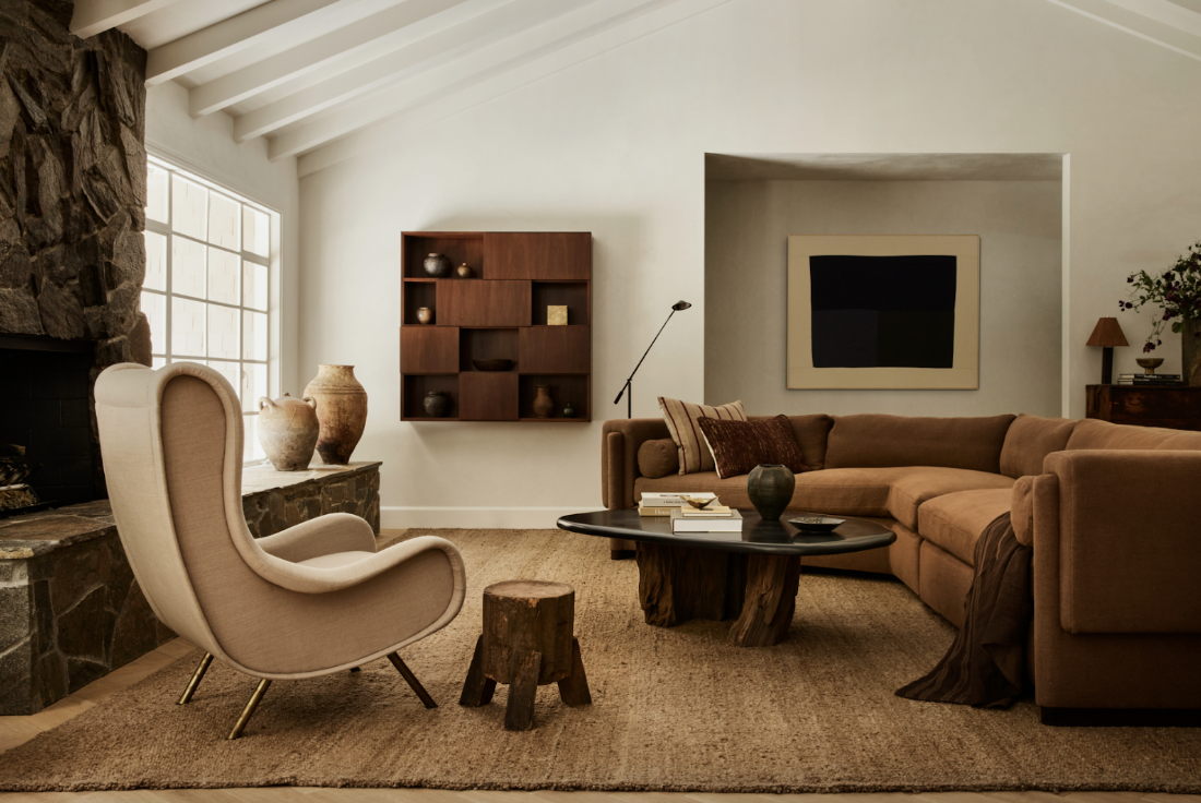 2026 Interior Design Trends: 1stDibs Survey Identifies Maximalism, Chocolate Brown, and Vintage Antiques as Top Designer Choices