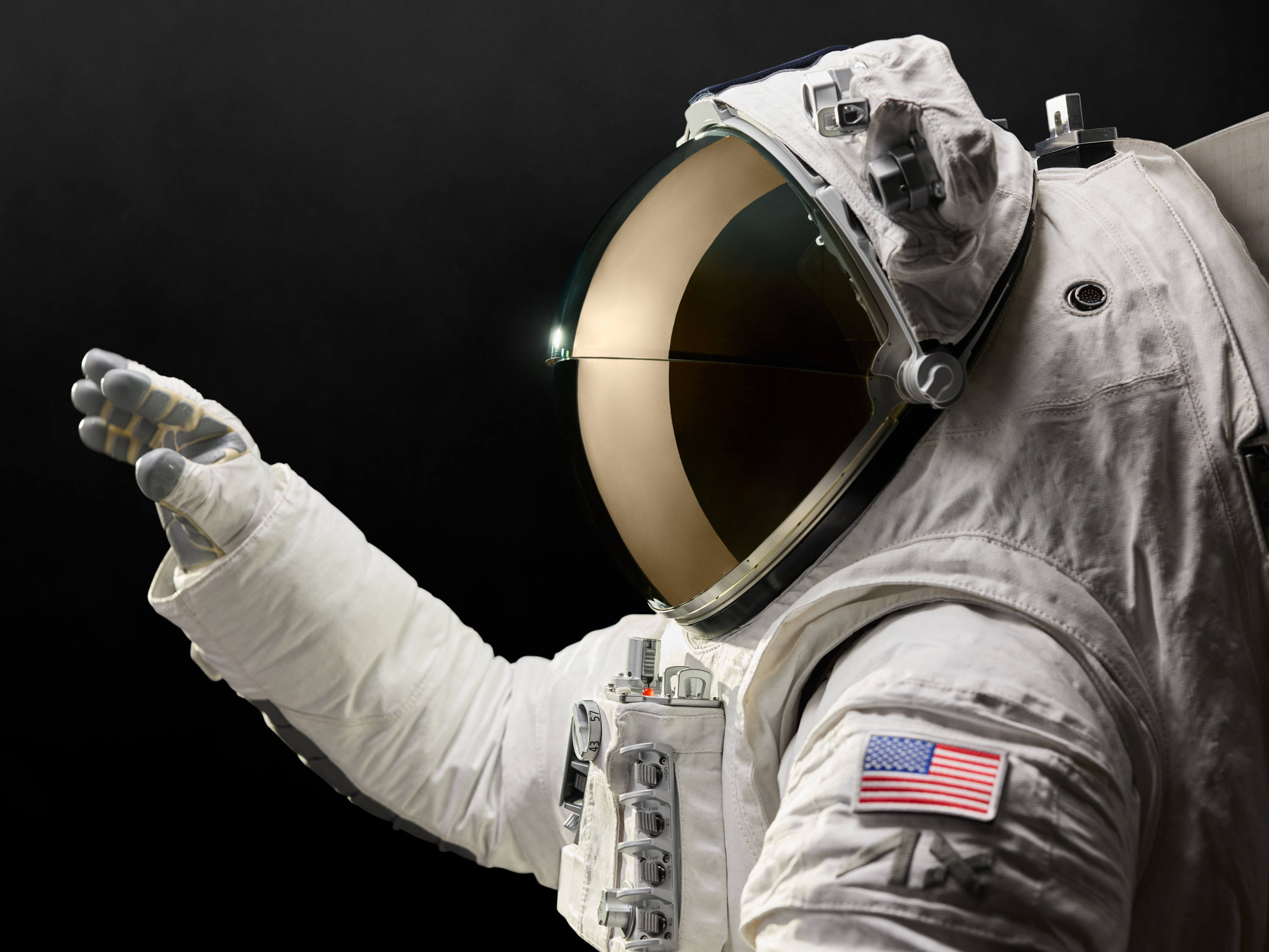 DISEÑADO PARA ASTRONAUTAS: OAKLEY Y AXIOM SPACE LANZAN UN SISTEMA DE VISOR DE ÚLTIMA GENERACIÓN