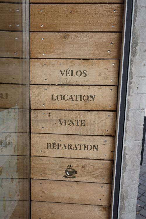 Location, vente, réparation... autour d'un café Location, vente, réparation... autour d'un café
