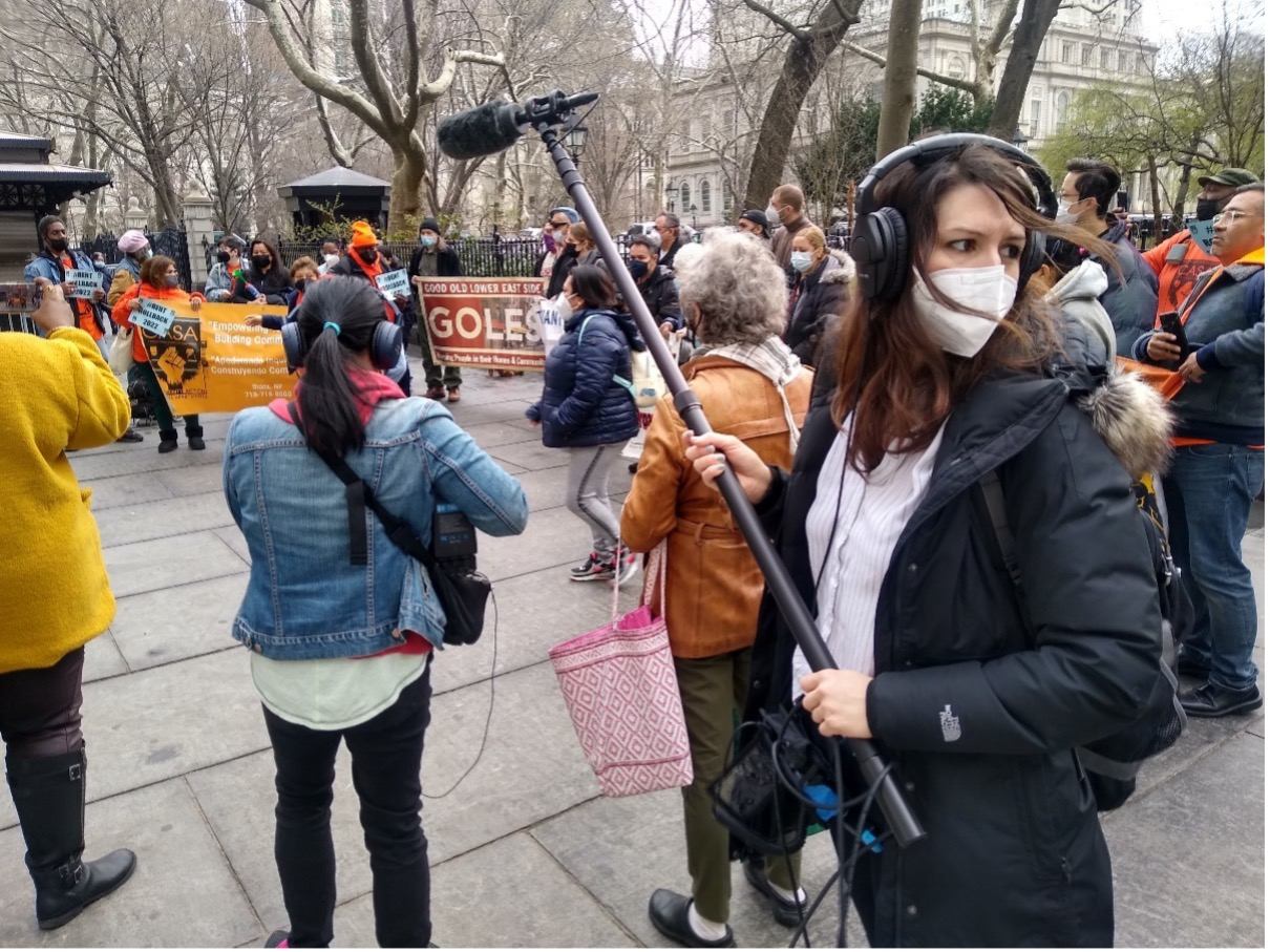 Ellen Martinez (R) and Steph Ching (L) capture audio during a rally at City Hall Park in New York using Sennheiser’s MKE 600 and AVX MKE 2 Lavalier Set. Ellen Martinez (R) and Steph Ching (L) capture audio during a rally at City Hall Park in New York using Sennheiser’s MKE 600 and AVX MKE 2 Lavalier Set.