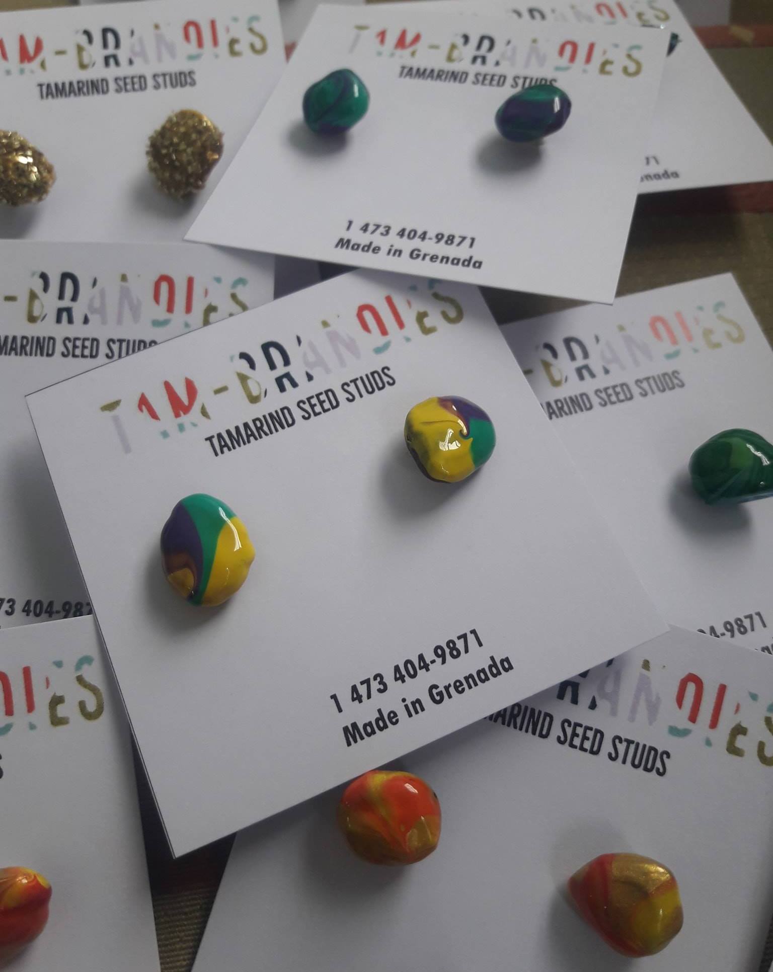 Stud earrings made from tamarind seeds. Stud earrings made from tamarind seeds.