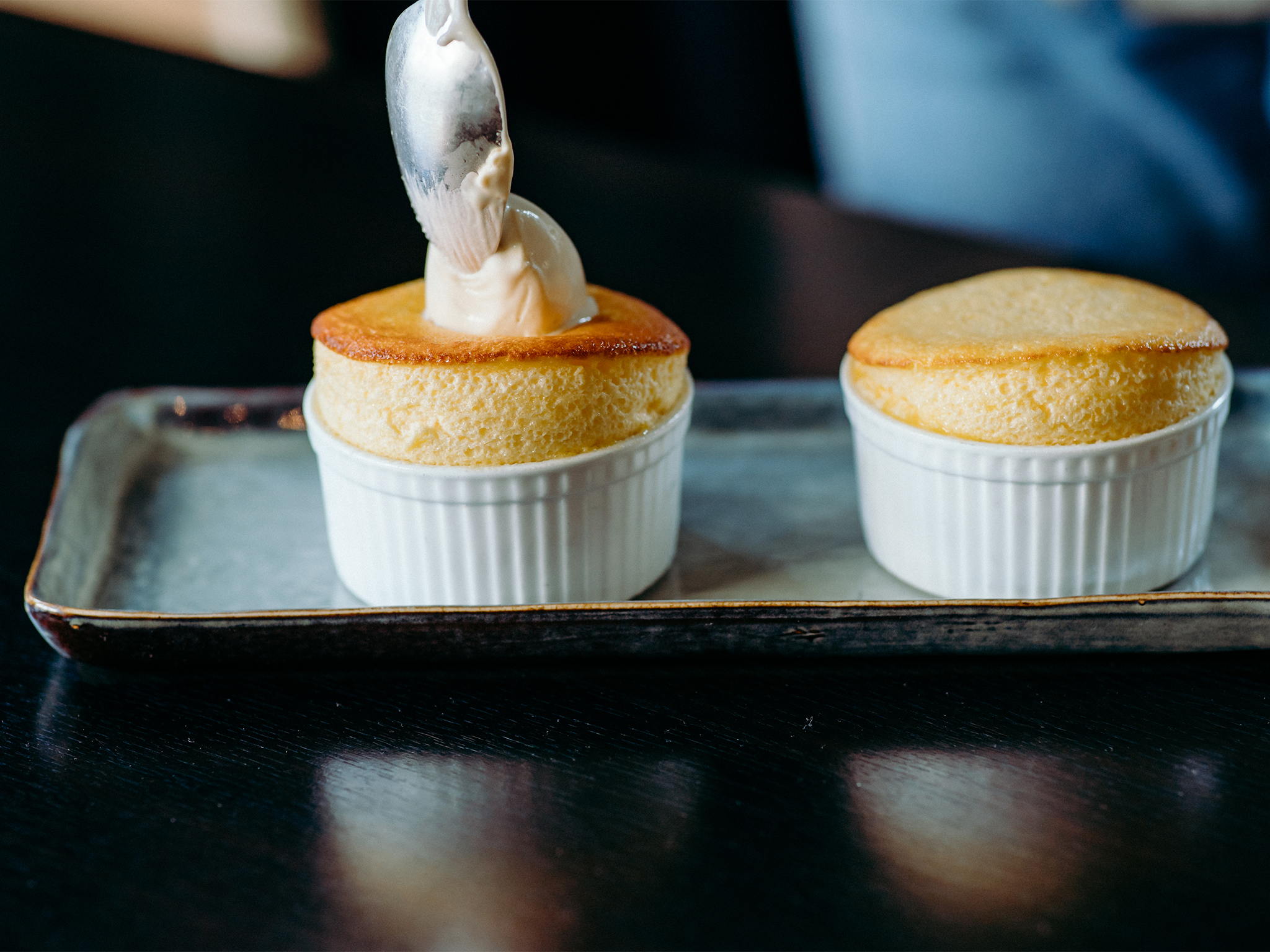 Luchtige soufflé met roomijs door Wilco Berends