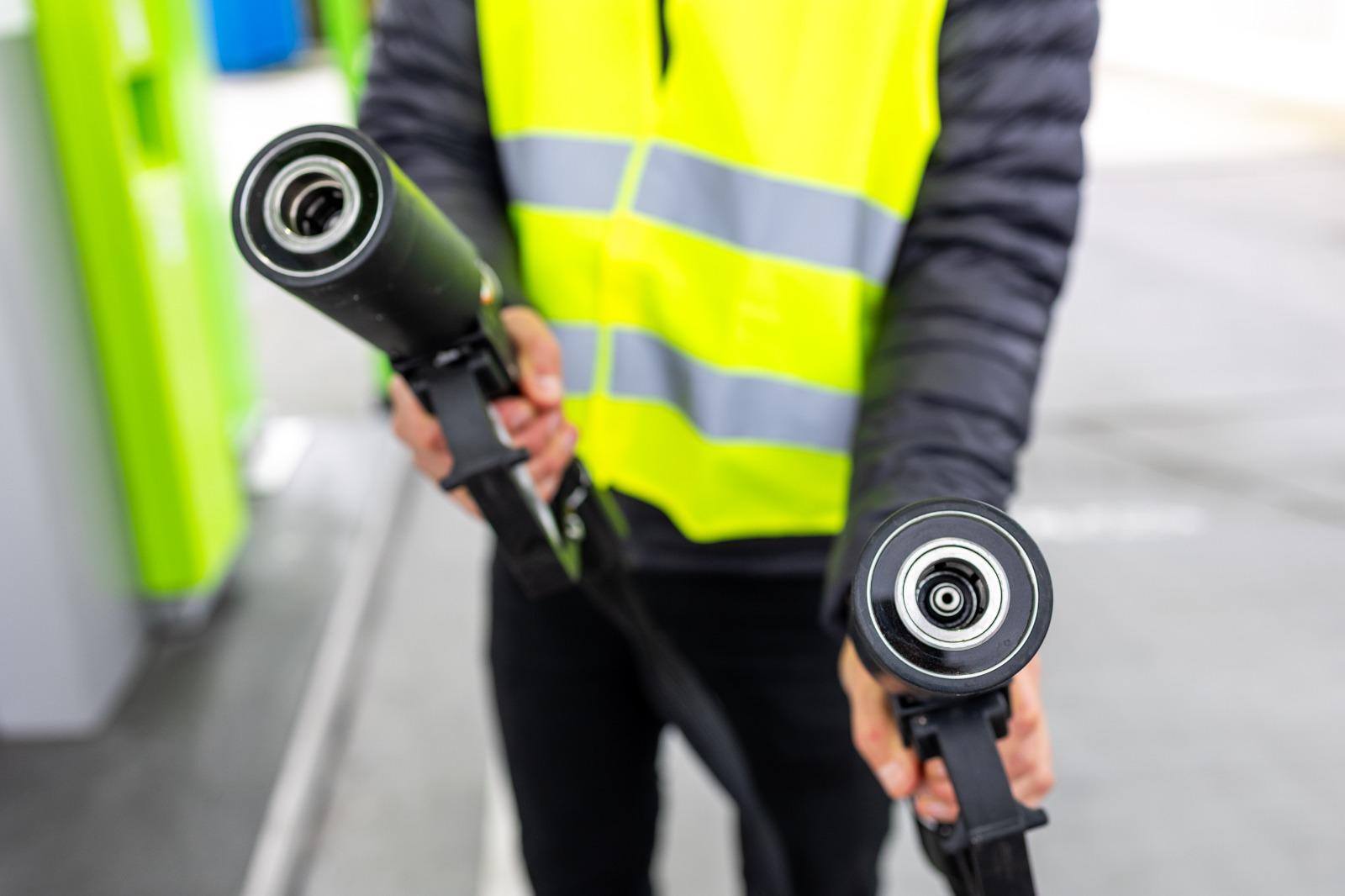 Connecting the dots. Une alliance de stations hydrogène encourage les constructeurs à accélérer la prochaine phase de la mobilité à hydrogène grâce au déploiement de véhicules et à l’élargissement de l’offre de modèles.