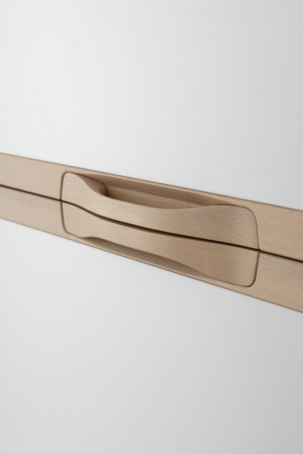 ©Mobalpa_MERCURE_DETAIL_POIGNEE_ARMOIRE_3