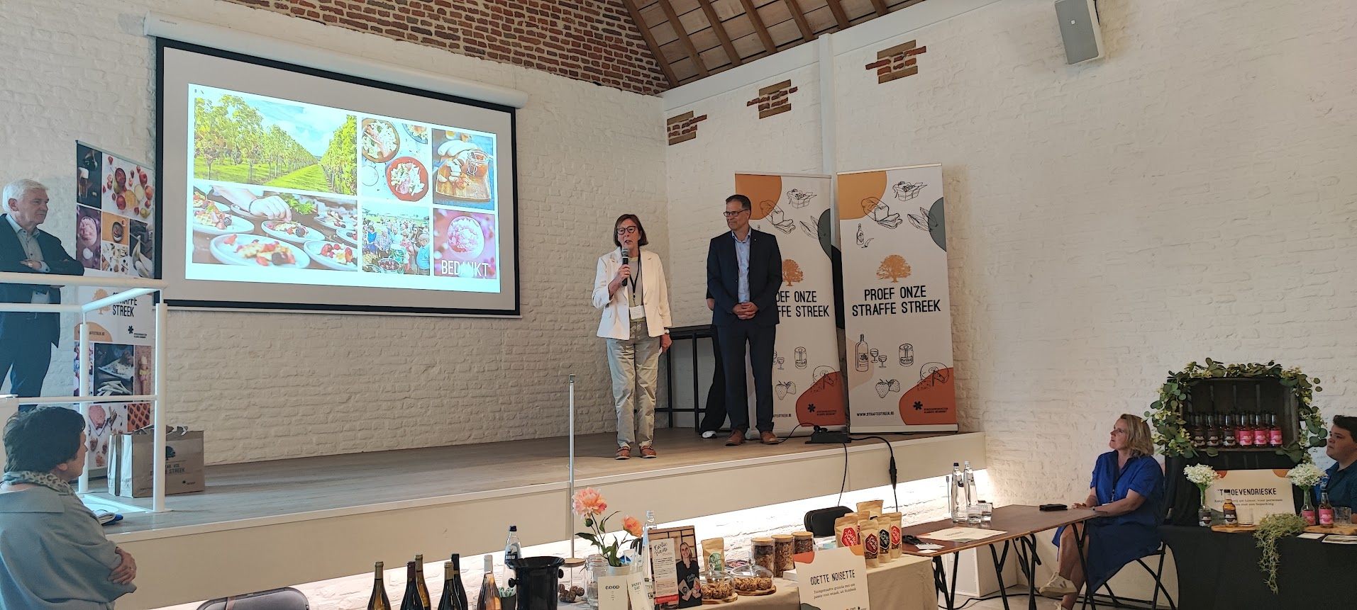 Op 28 april werden de resultaten van de studie naar de bekendheid van Hagelandse streek- en hoeveproducten in de horeca voorgesteld. Op 28 april werden de resultaten van de studie naar de bekendheid van Hagelandse streek- en hoeveproducten in de horeca voorgesteld.