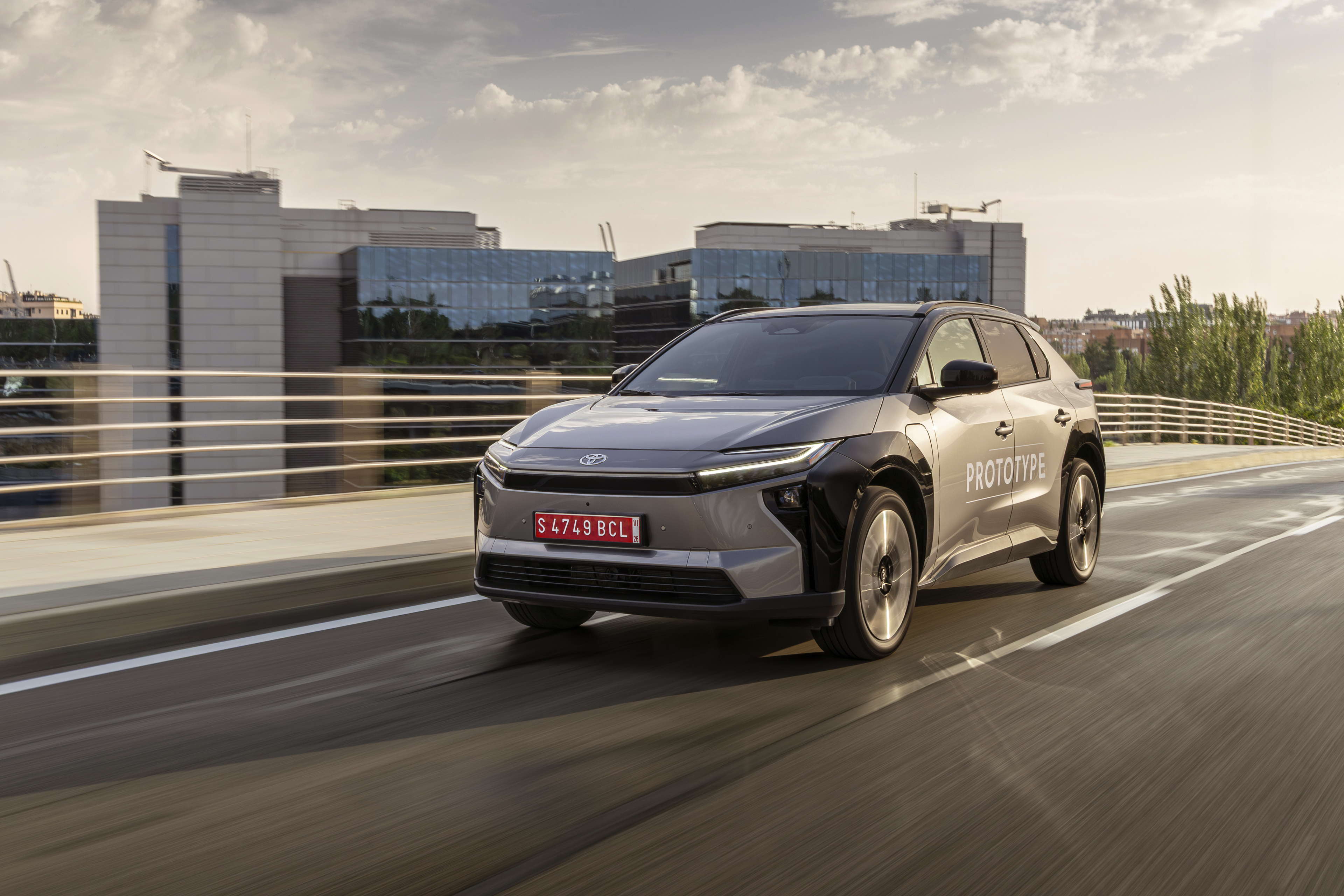 Le Toyota bZ4X revisité: tous les détails