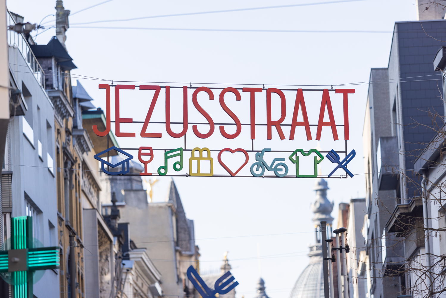 Sfeerbeeld kleuurijke iconen Jezusstraat. Copyright: stad Antwerpen | beeld: Bart Kiggen