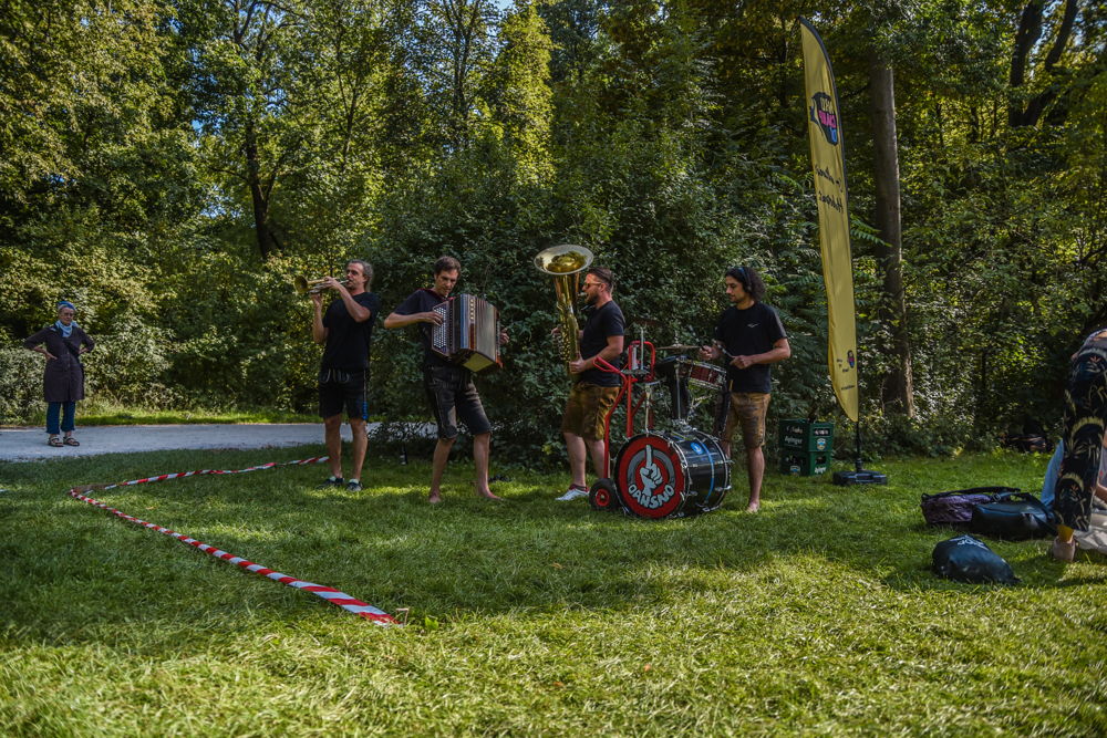 Live-Musik von Oansno mit Abstand