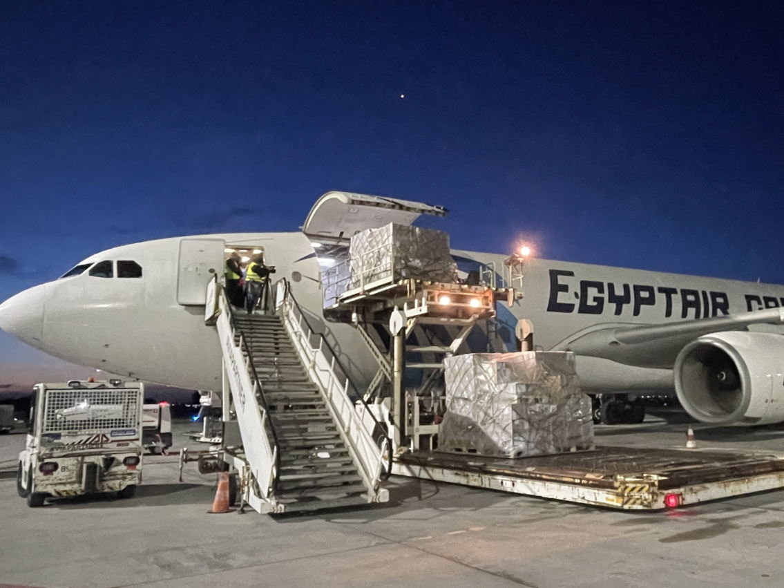Meer dan 40 ton medisch hulpmateriaal vertrokken naar Libië via Luchthaven Oostende-Brugge
