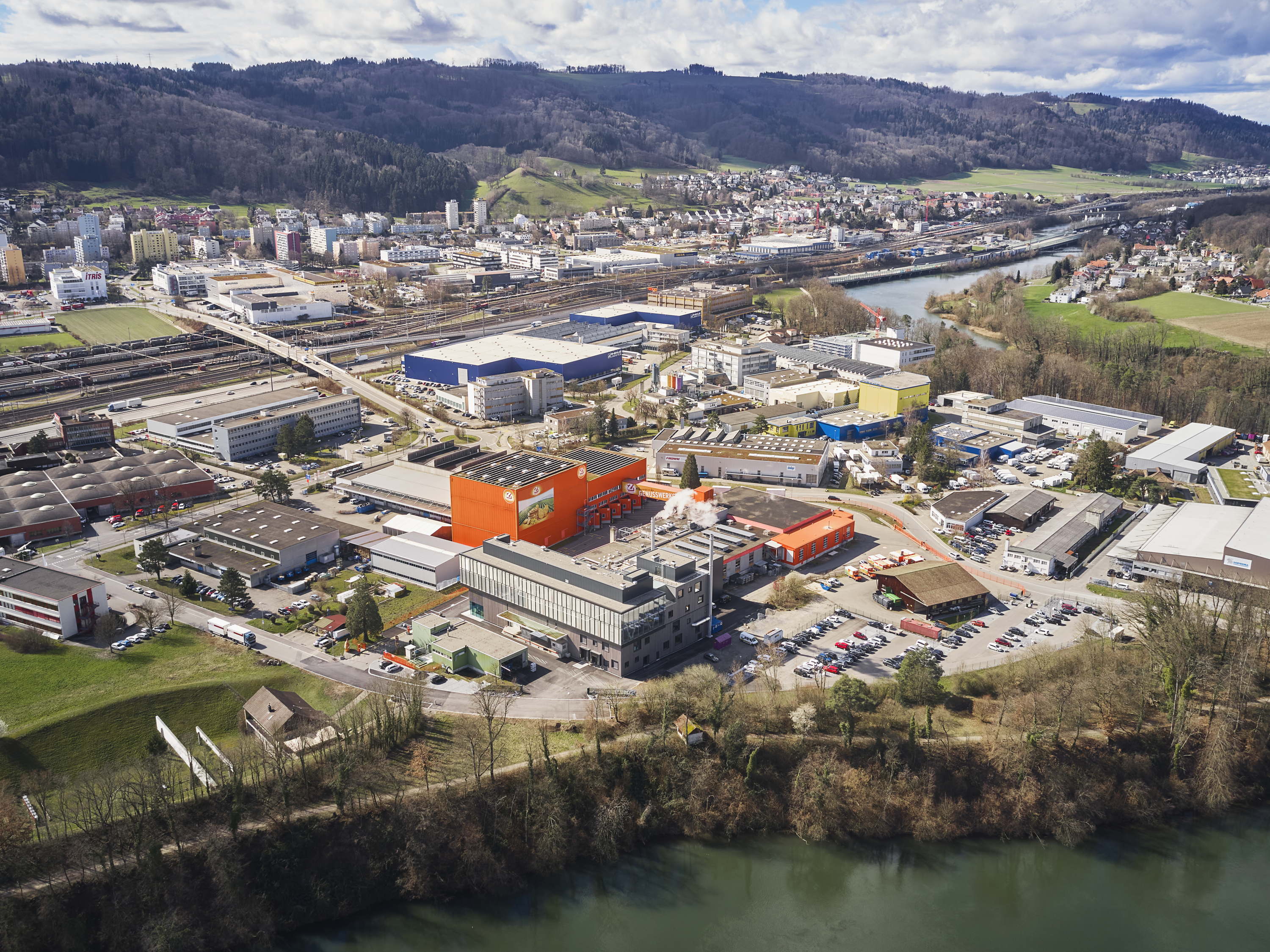 Zweifel continue d’investir dans ses sites suisses