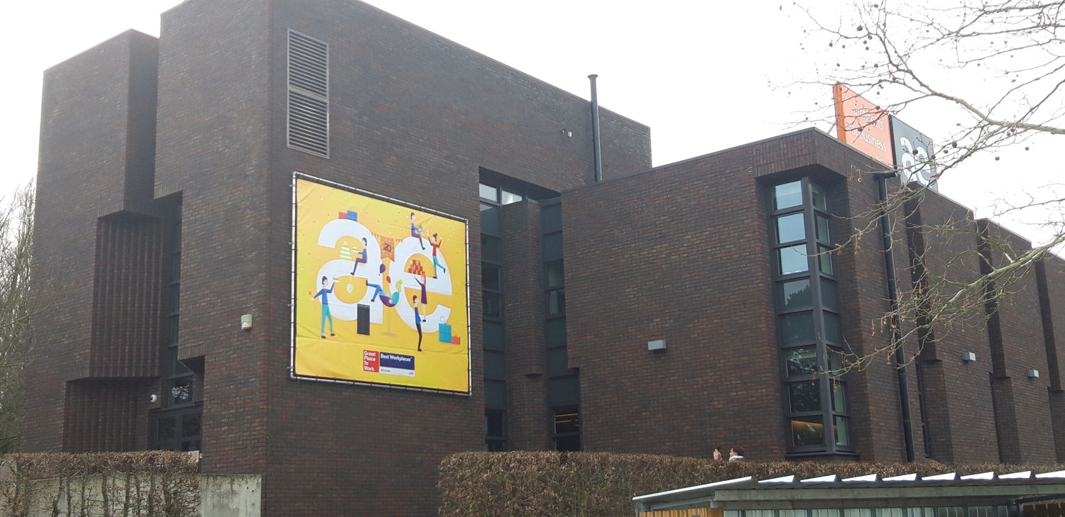De hoofdzetel van AE in Leuven.