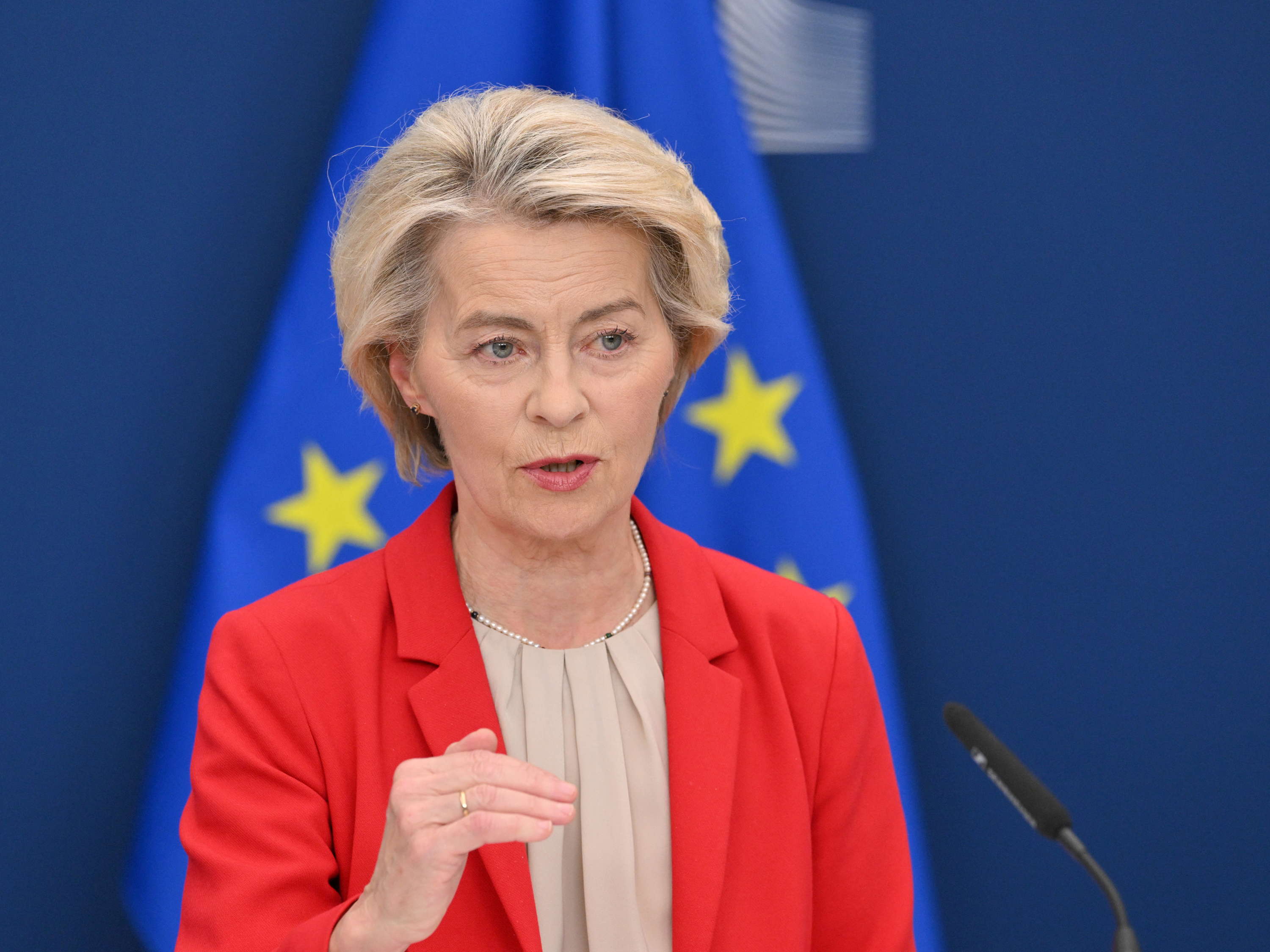 EU targets Russian energy and banks with latest sanctions package