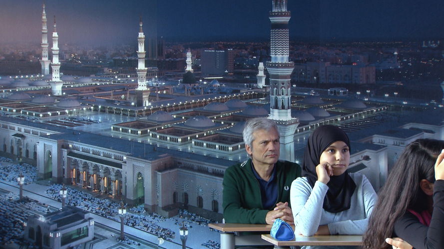 Aflevering 8: Jan op het Avicenna college in Rotterdam - (c) Warner Bros ITVP België