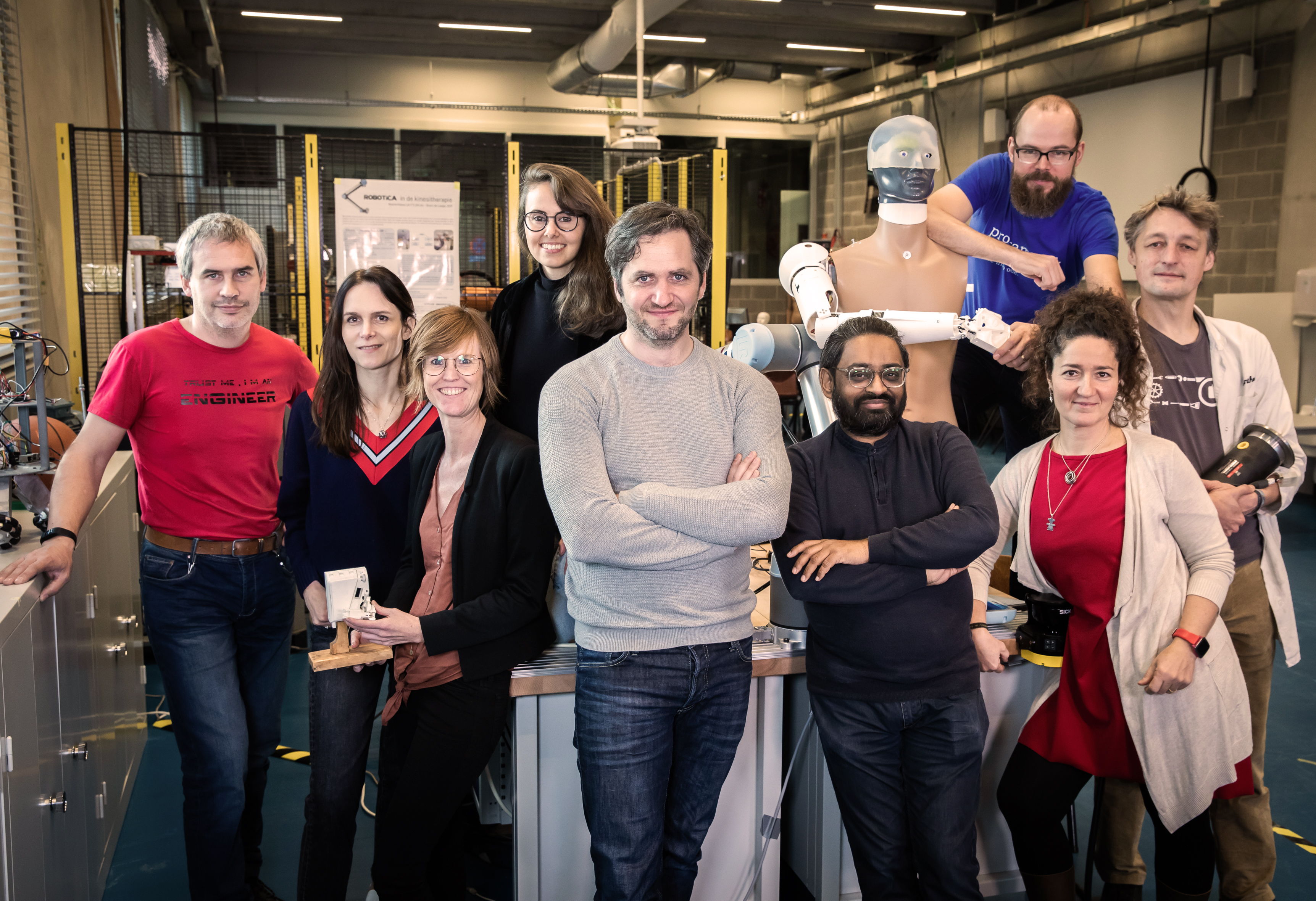 Team Scheire 2: Vlnr: Ronald, Katrien, Lynn, Kristel, Lieven, Deepak, Maarten, Maria-Cristina en Anthony ​ ​ ​ ​ ​ ​ ​ ​ (c) Sofie Silbermann/ VRT