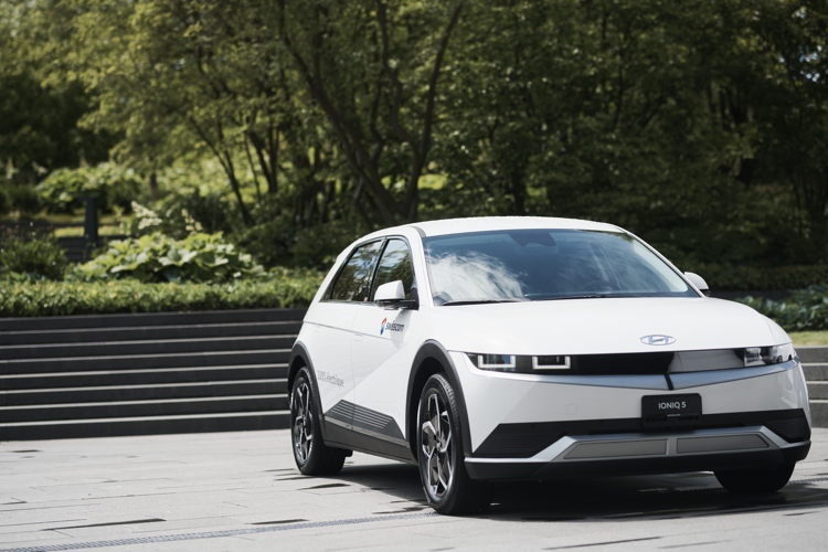 Swisscom elektrifiziert ihre Fahrzeugflotte mit 1’200 E-Autos von Hyundai