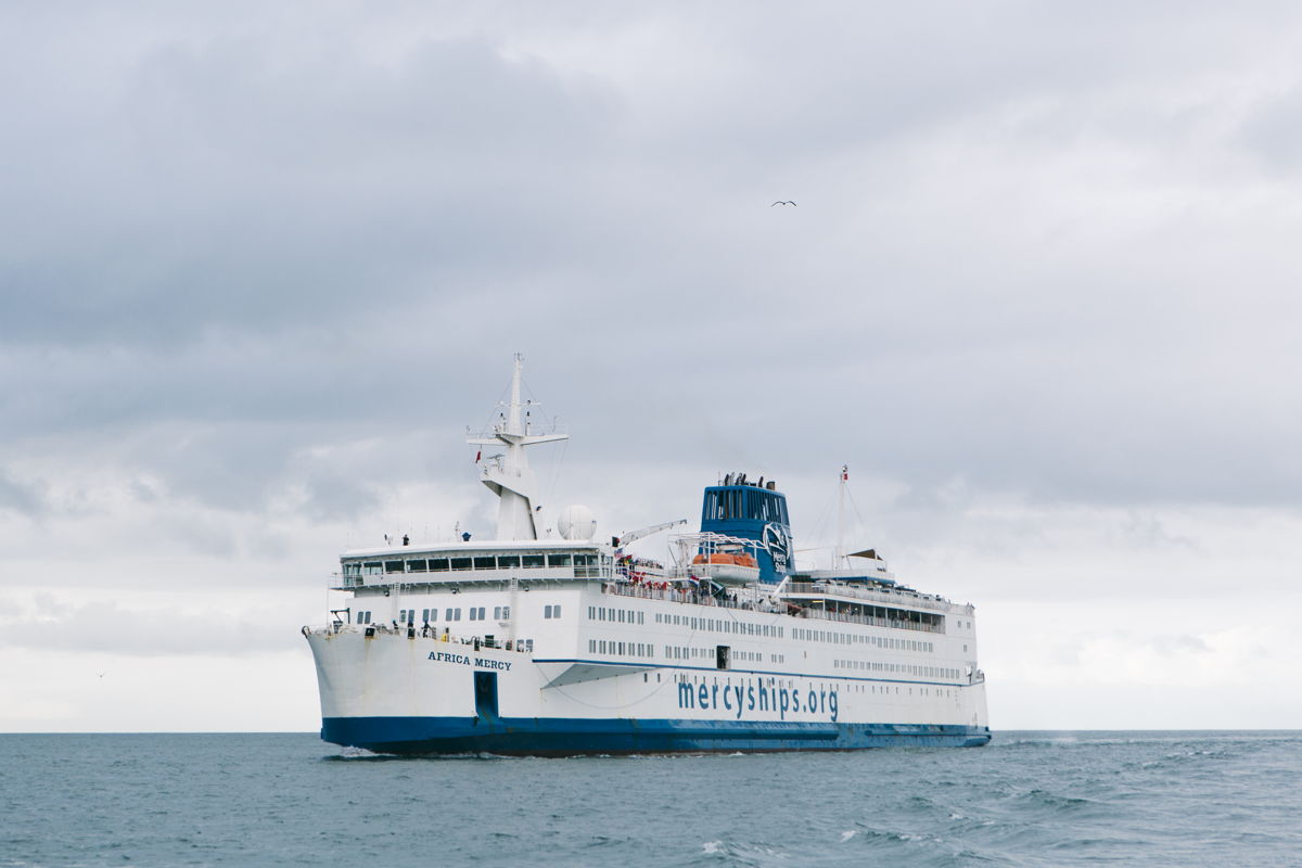 An Bord werden spezialchirurgische Eingriffe vorgenommen. © Mercy Ships / Lara Arkinstall