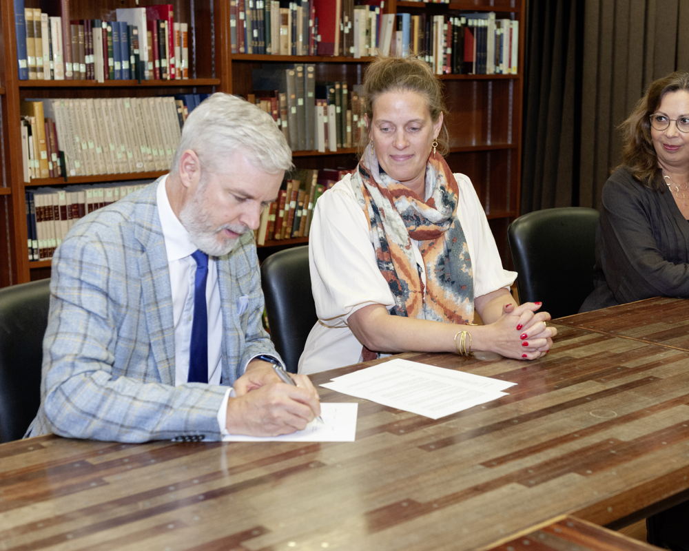 Dennis Cluydts (Algemeen Directeur EhB), Sara Lammens (Algemeen Directeur KBR), Olivia Wahnon de Oliveira (Directeur CrB)