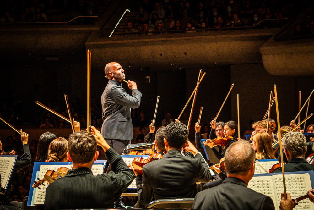 Daniel Bartholomew-Poyser conducting the TSO (Photo by Allan Cabral/Toronto Symphony Orchestra)