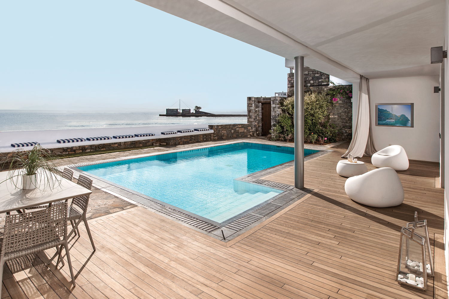 The Grand Villa Waterfront with Private Heated Pool
