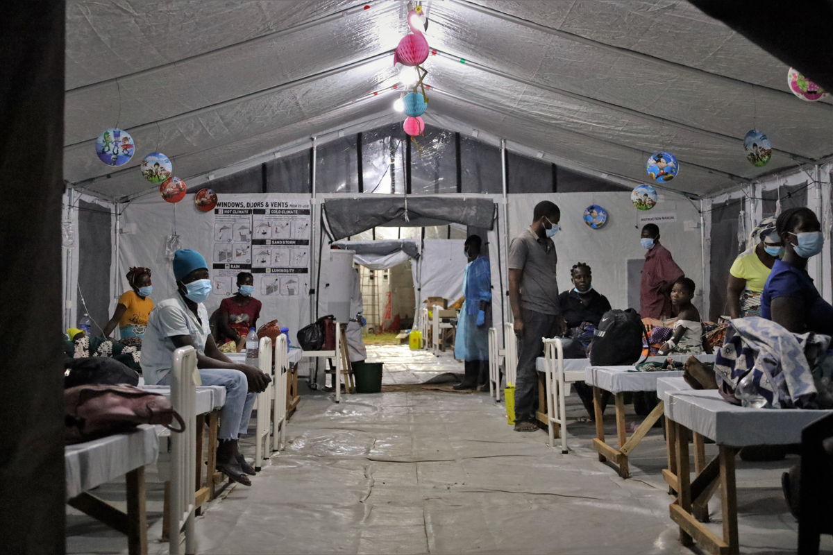 At the Cholera Treatment Centre of Quelimane, in Zambezia Province, MSF installed decorations to make the pediatric ward more child-friendly. Photographer: Martim Gray Pereira | 01/04/2023 | Quelimane, Mozambique 