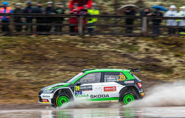 Driving a ŠKODA FABIA Rally2 evo, Oliver Solberg
(SWE) and co-driver Aaron Johnston (IRL) finished fifth
of the WRC3 category at Rally Sweden after losing a
possible podium position due to a puncture during the
last stage.