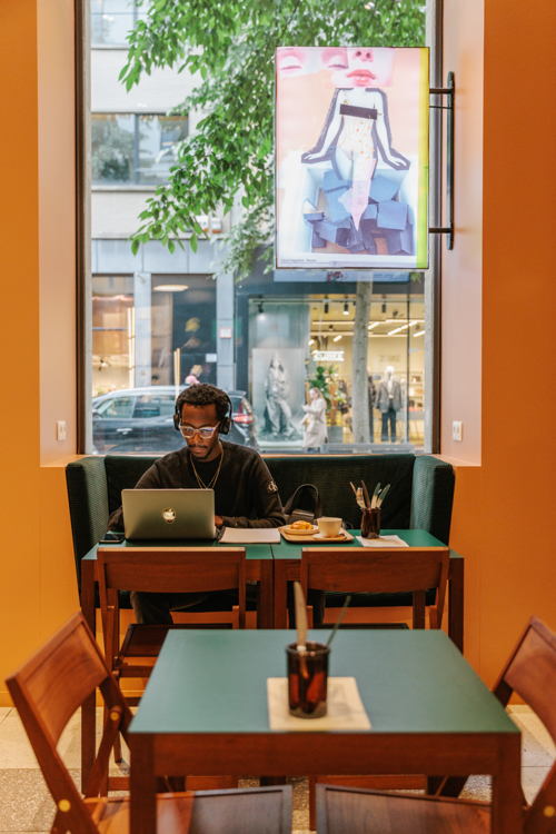 MoMu Café, (c) MoMu Antwerp, Photo: Jeroen Broeckx
