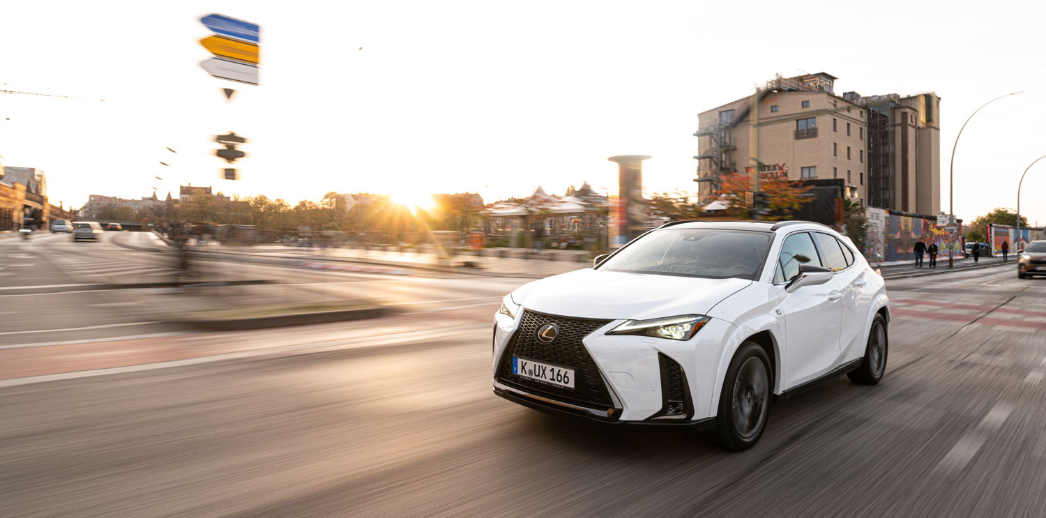 Lexus UX250h hybrid