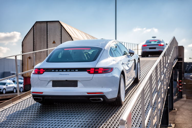  Trazando el camino para actividades responsables: Porsche está reduciendo las emisiones de CO2 gracias a sus operaciones logísticas sostenibles.