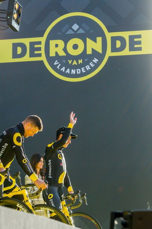 Renners op podium ©Walter Saenen