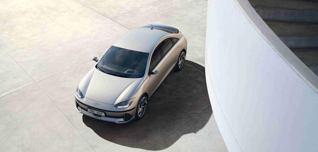 Hyundai IONIQ 6, le streamliner électrique, fait ses débuts avec une autonomie étendue et un espace personnel innovant