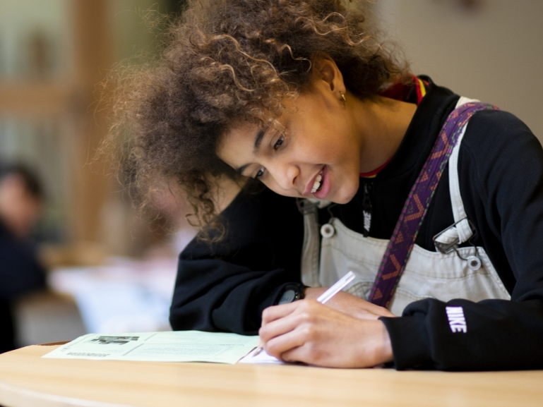 iO and Amnesty International make themselves heard for Write-them-VRIJdag  