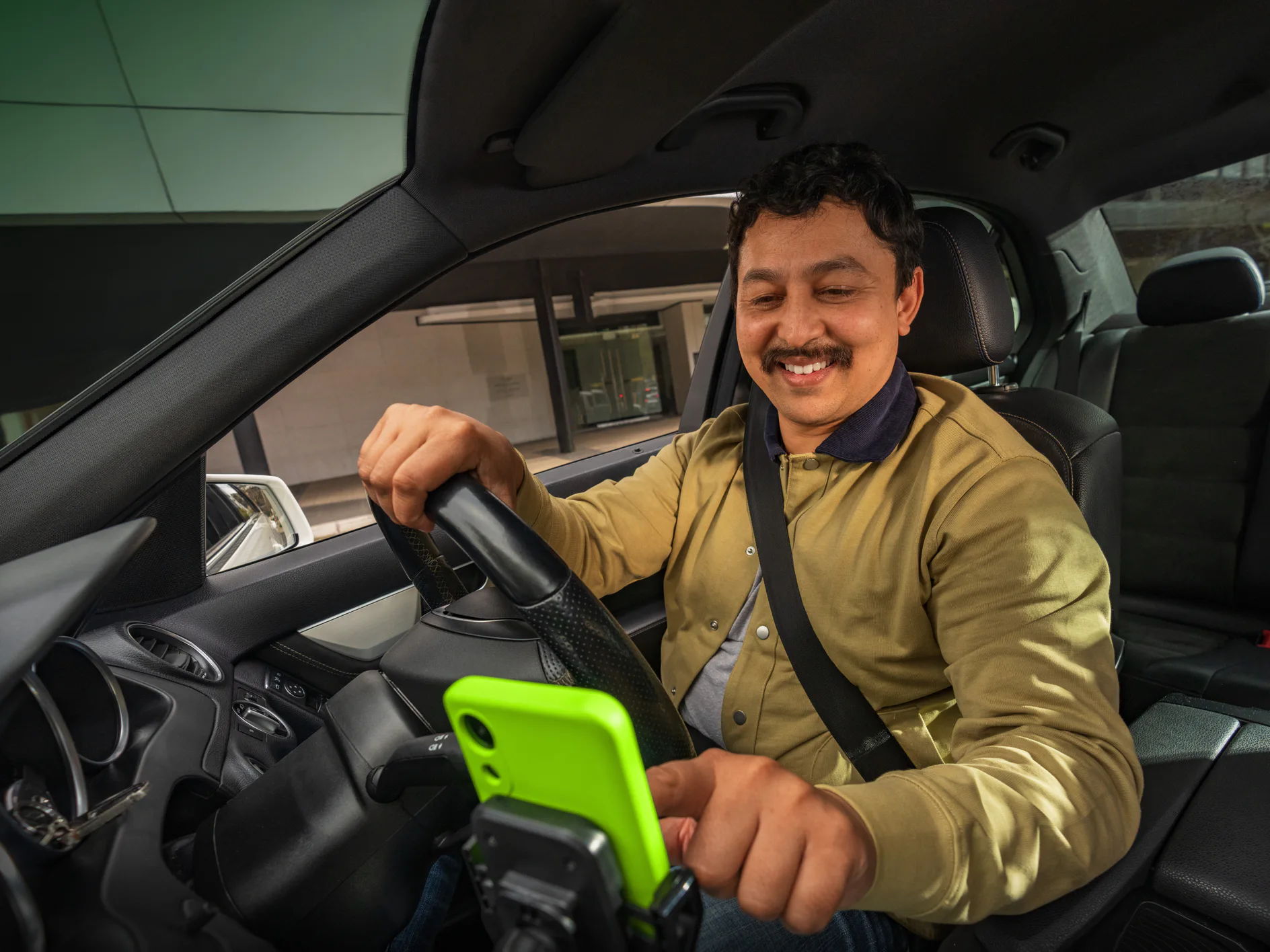 Inteligencia artificial al volante: la nueva aliada de las entregas eficientes 