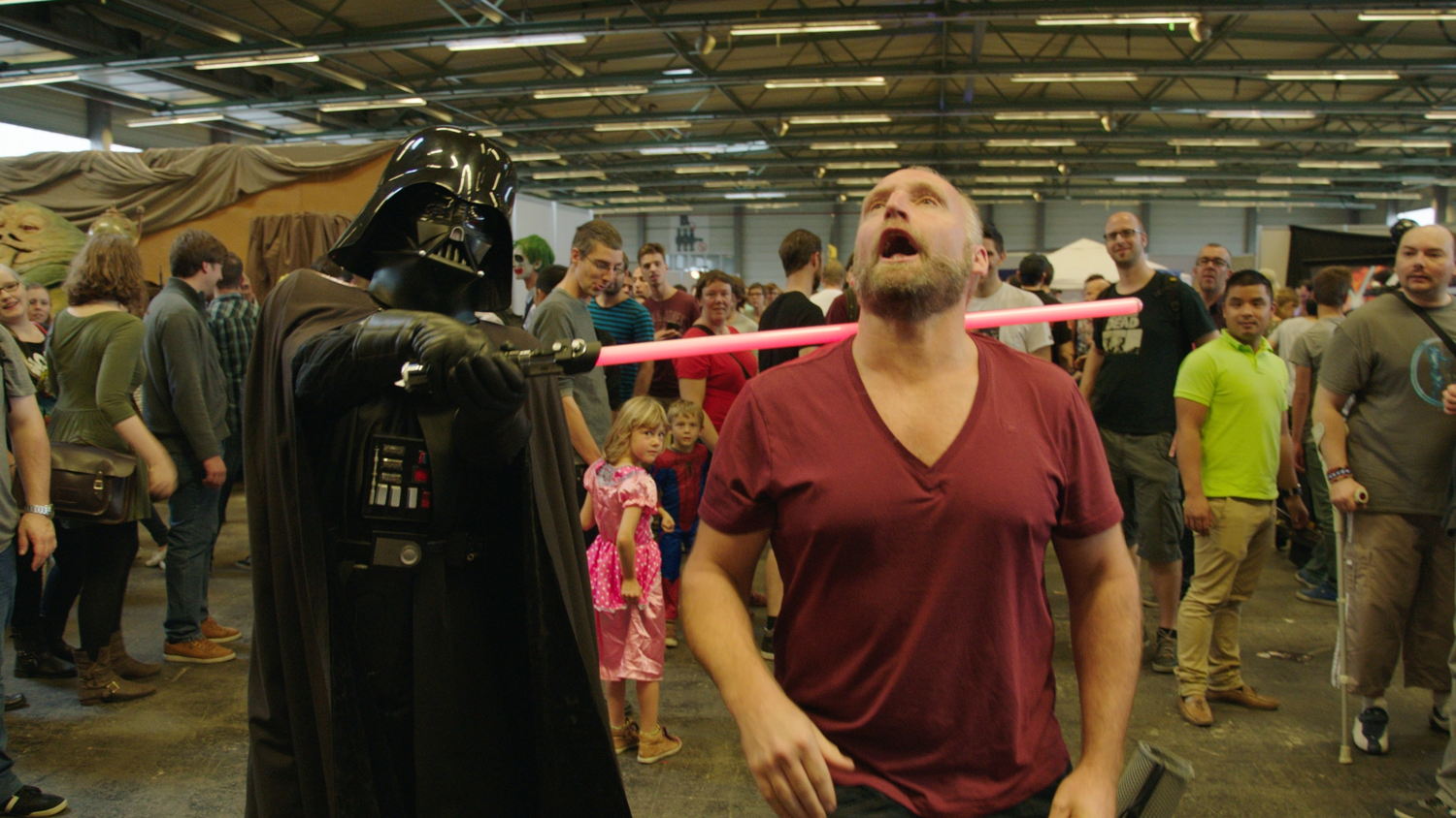 Jan Van Looveren op een fantasybeurs (c) VRT
