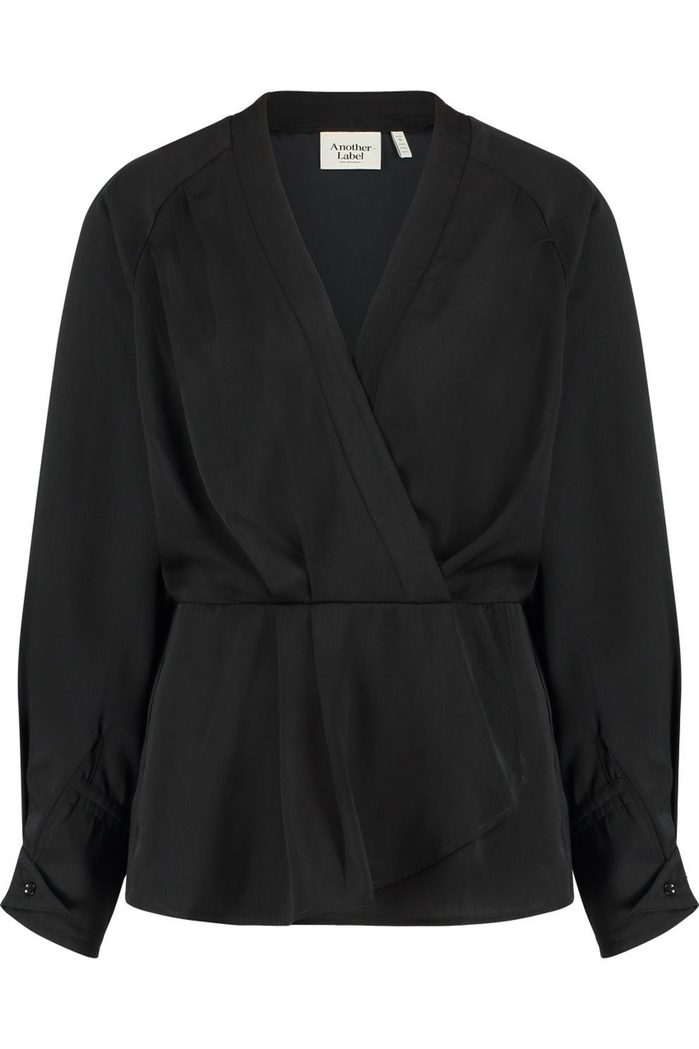 Juttu_FW23_Another-Label_Shirt ANOL Azra Top_JUTTU_€89,95 Juttu_FW23_Another-Label_Shirt ANOL Azra Top_JUTTU_€89,95