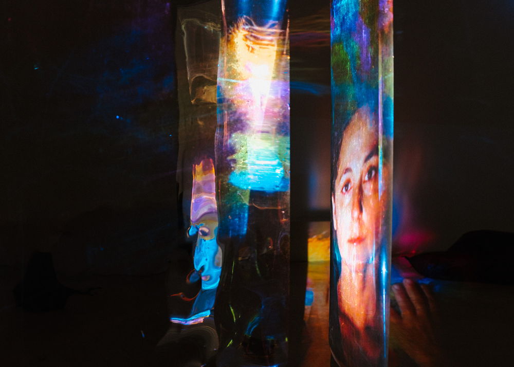 Fitting In. Installatiezicht Rainbow, Nazanin Fakoor, Z33, Hasselt, 2022. © Selma Gurbuz