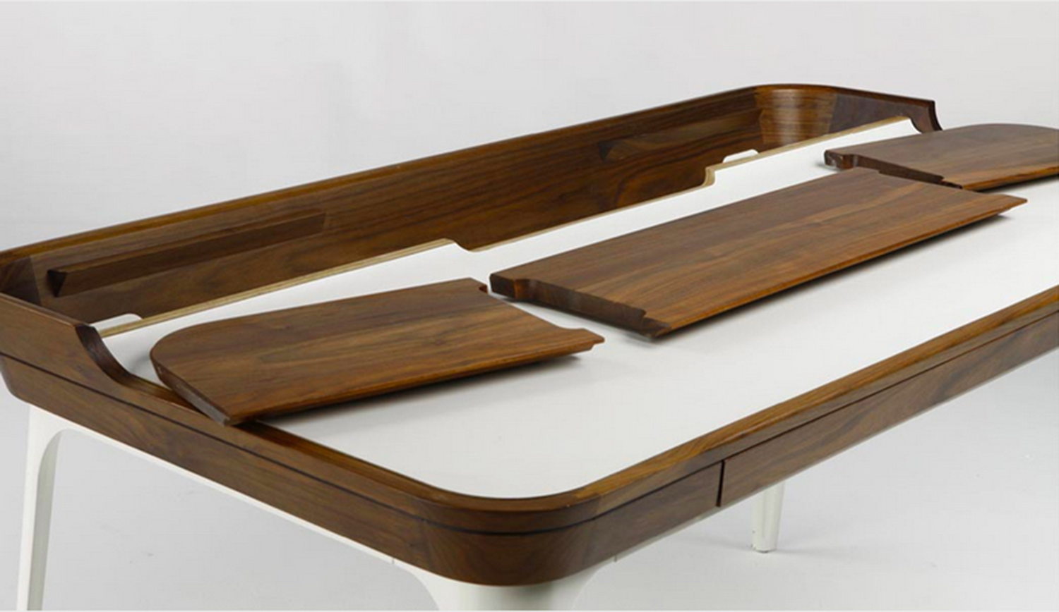 Airia Desk