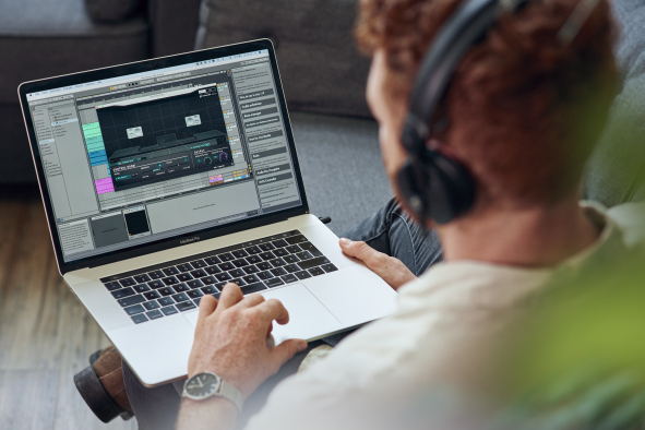 dearVR MIX offre une expérience de monitoring fiable et cohérente, en studio comme sur la route