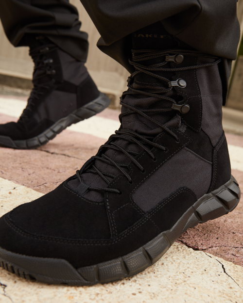OAKLEY COYOTE BOOT LIFESTYLE IMAGE (5)