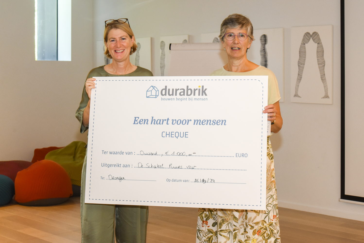 Claudia Callens (links) met Marleen Van den Mooter (rechts), die met De Schakel van Puurs een betere plek maakt.