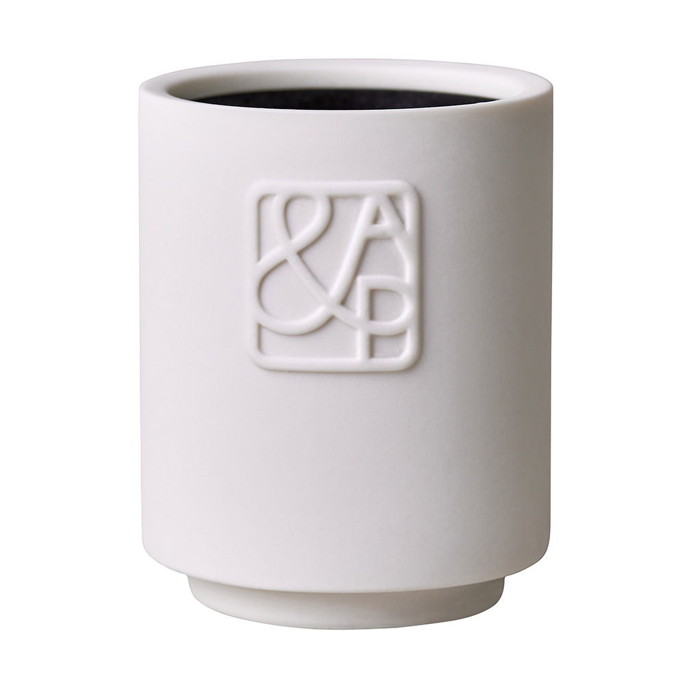 Candle Saint 90 g | €38