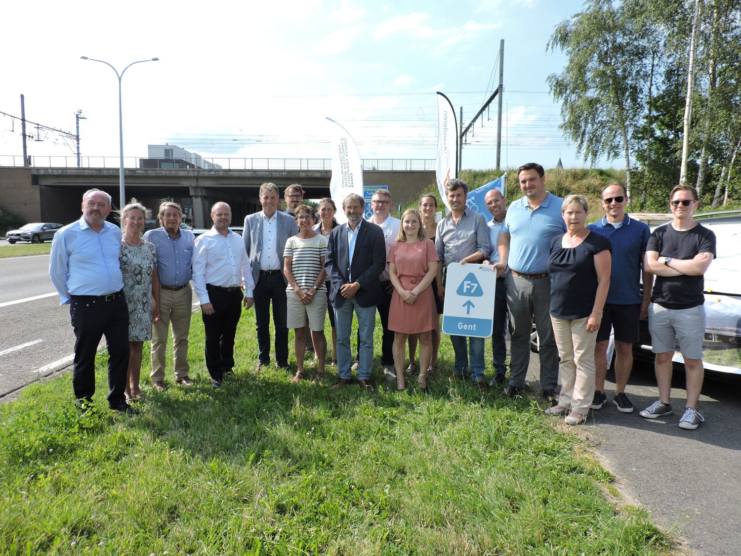 Foto persmoment voorstelling fietsbrug Volhardingslaan