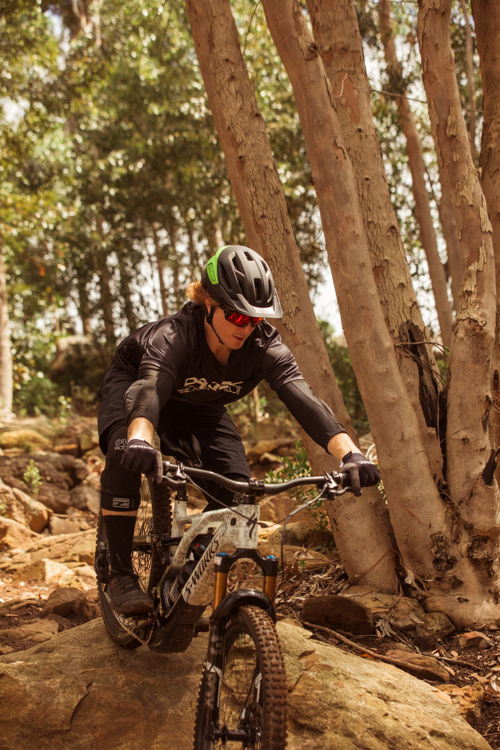 OAKLEY DRT3 HELMET - CAMPAIGN IMAGE (6)