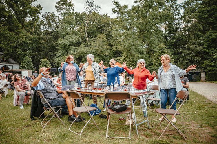 Meezingen met klassiekers tijdens Merksem Feest en Zingt