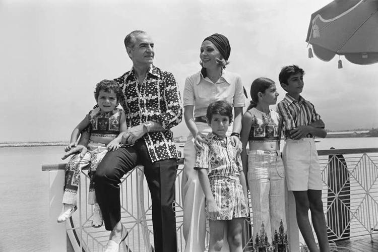 The Shah of Iran with his family, c. 1974. AKG5195040 © akg-images / Hugues Vassal