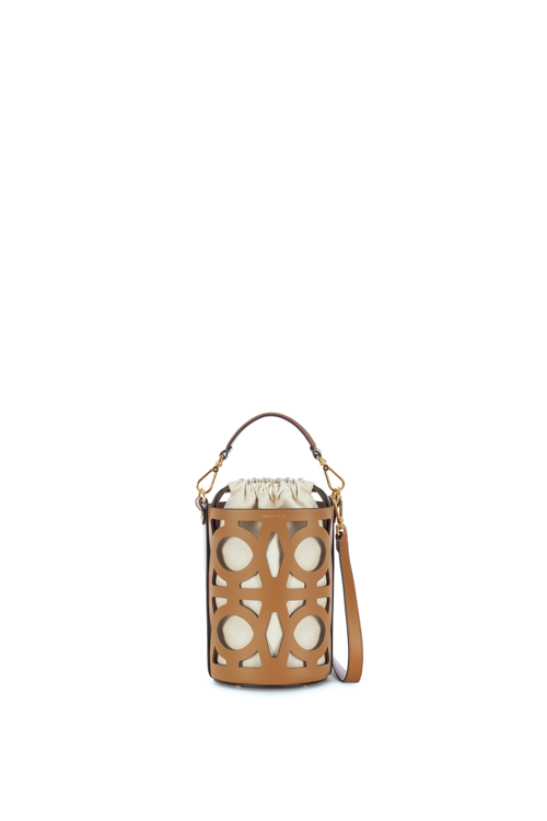 COCCINELLE_SS24_52_E1 QA5 23 01 01_EUR325