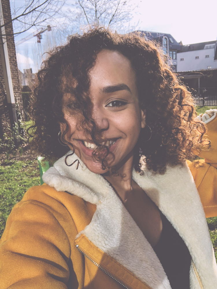 Nicky (Annabet Ampofo) -  Secrets (c) VRT