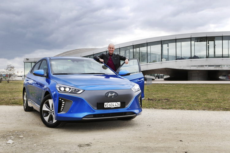 Bertrand Piccard & IONIQ Electric